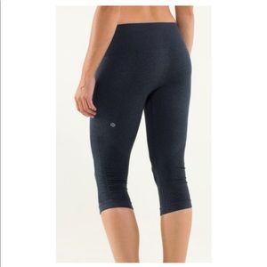 🔥Lululemon🔥 Black *In the Flow Crop Leggings* (SIZE4)
